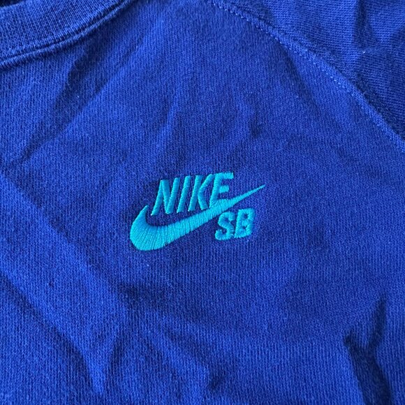 Vintage Nike SB Boys Size Large Blue Crewneck Pullover Sweatshirt Sleeve Logo - Picture 4 of 7